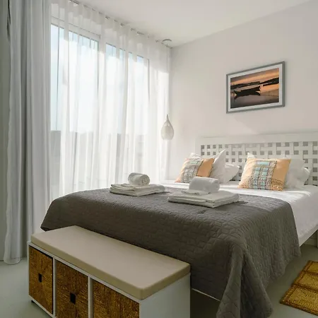 Dos Pinhos Villa *